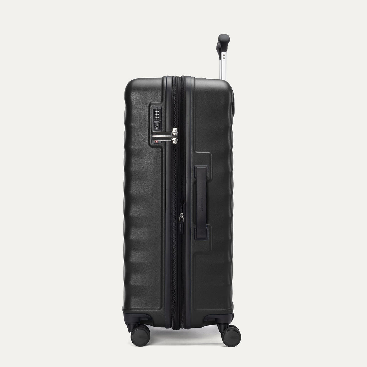 Travelpro Maxlite® Air V2 Medium Check-In Hardside Spinner 18
