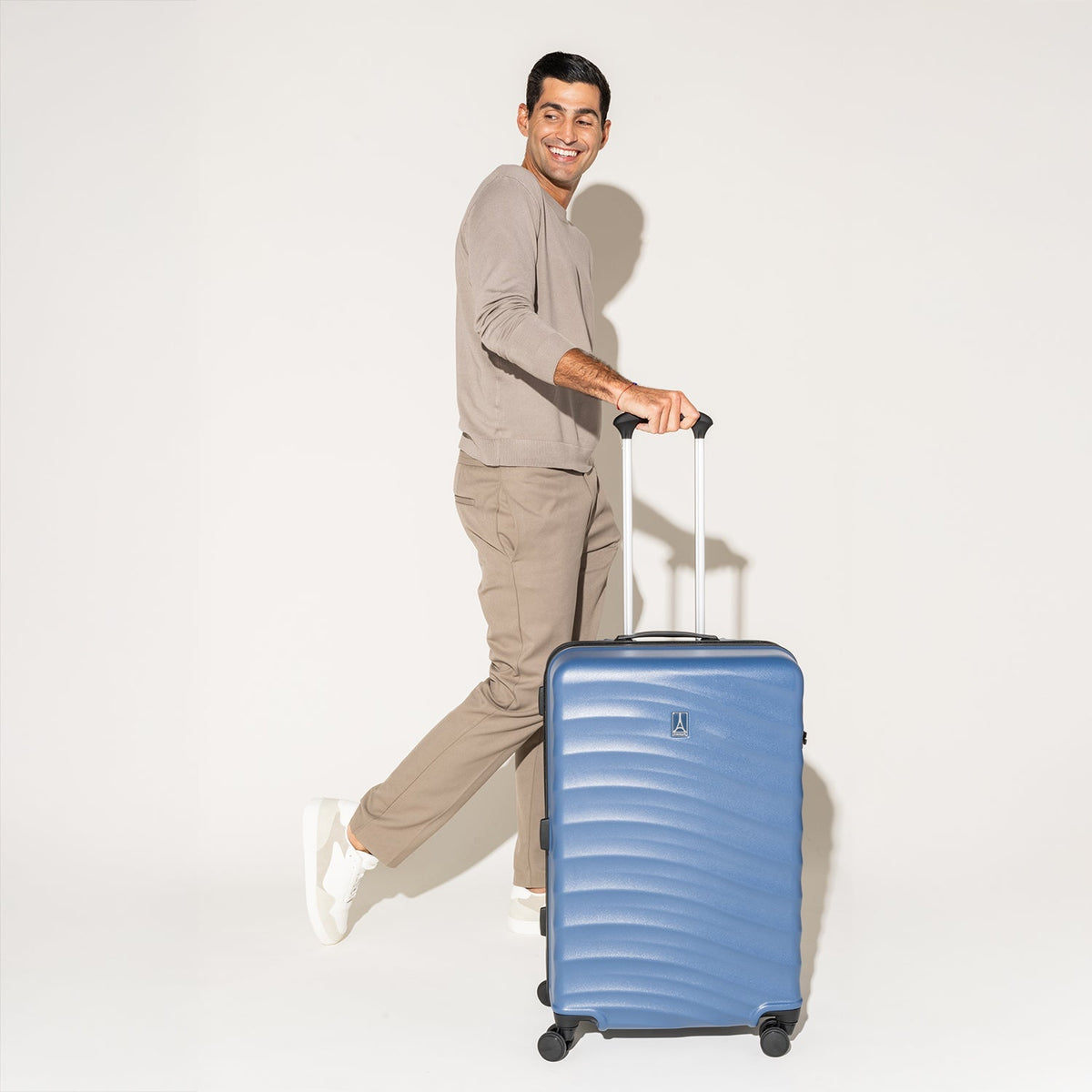 Travelpro Maxlite® Air V2 Medium Check-In Hardside Spinner 15