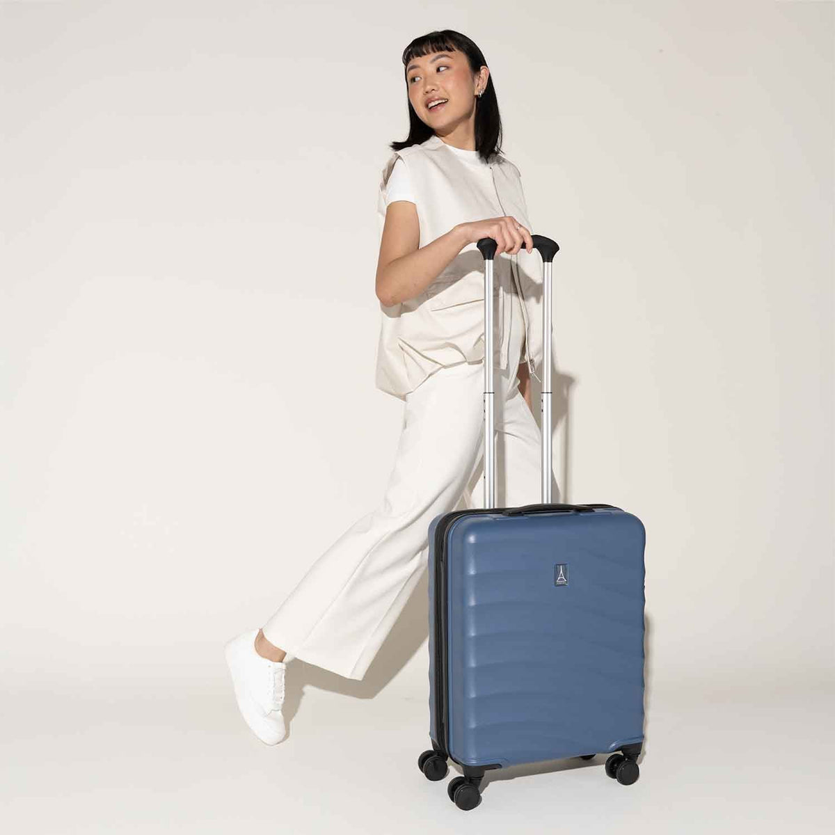 Travelpro Maxlite® Air V2 International Carry-On Hardside Spinner 9