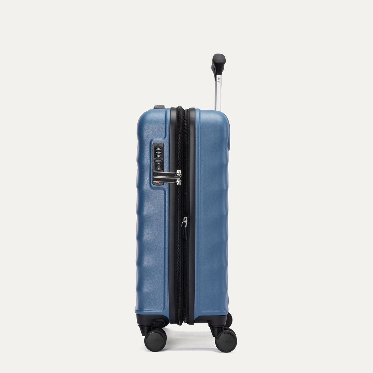 Travelpro Maxlite® Air V2 International Carry-On Hardside Spinner 3