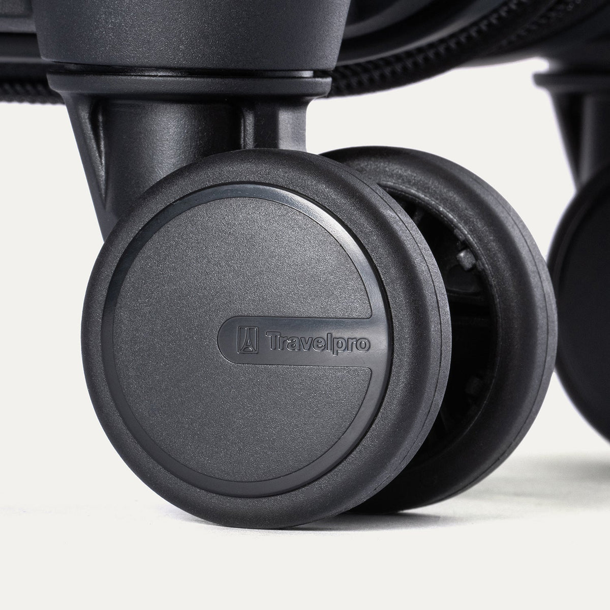 Travelpro Maxlite® Air V2 Large Check-In Hardside Spinner 8