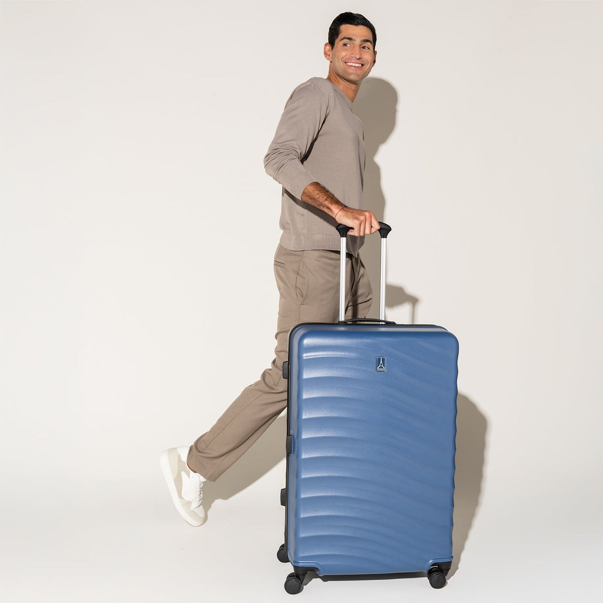 Travelpro Maxlite® Air V2 Large Check-In Hardside Spinner 9