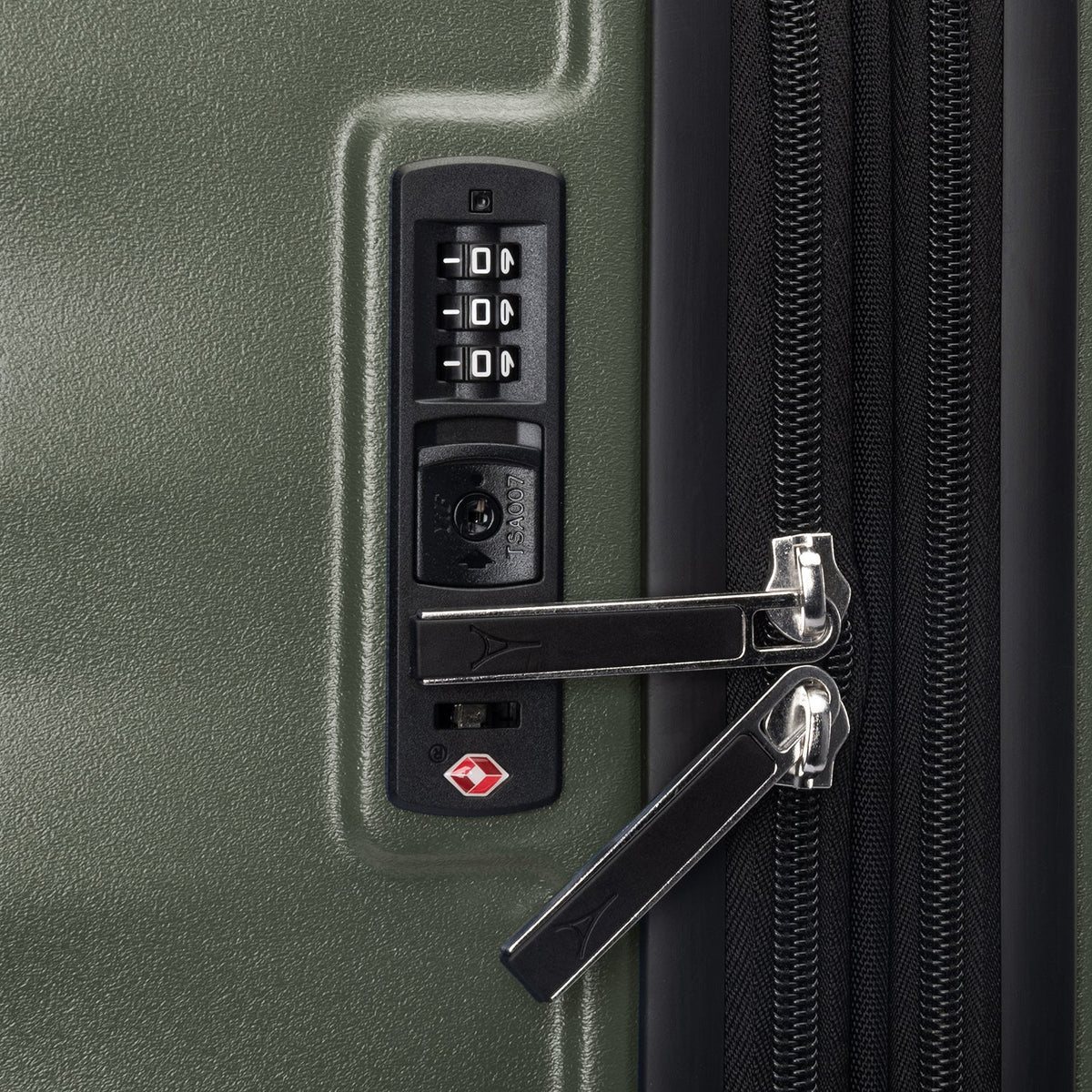 Travelpro Maxlite® Air V2 Large Check-In Hardside Spinner 18