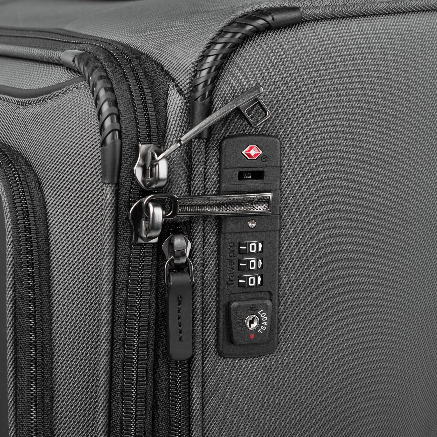 Travelpro Crew™ Classic Medium Check-in Expandable Spinner 16