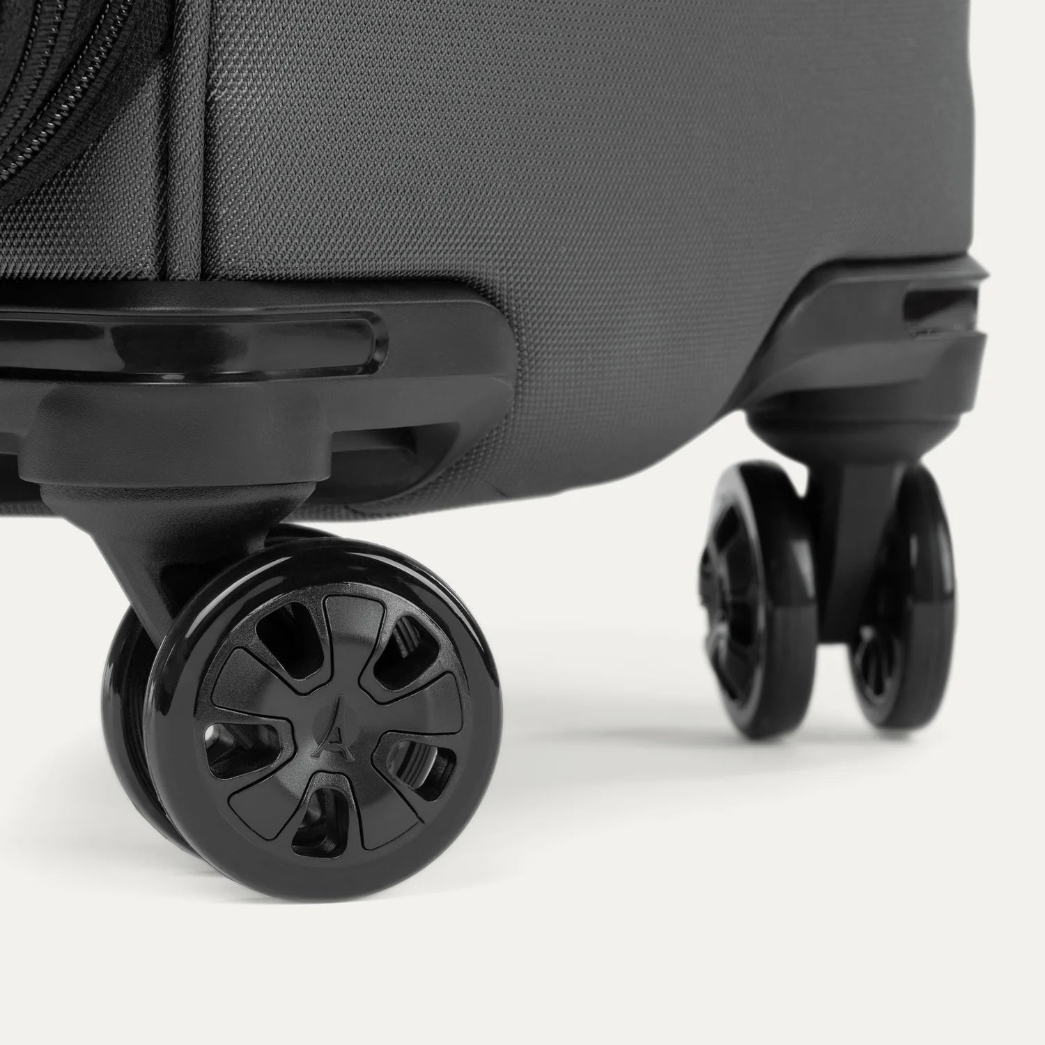 Travelpro Crew™ Classic Medium Check-in Expandable Spinner 17