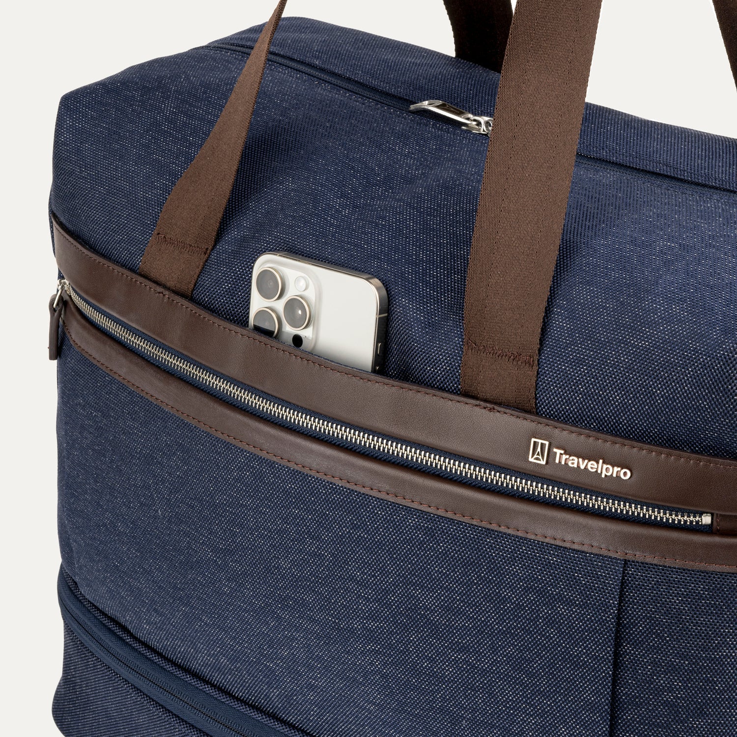 Travelpro Platinum® Elite Drop-Bottom Weekender 17