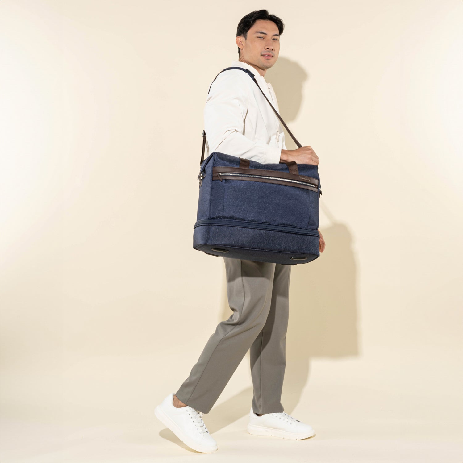 Travelpro Platinum® Elite Drop-Bottom Weekender 20