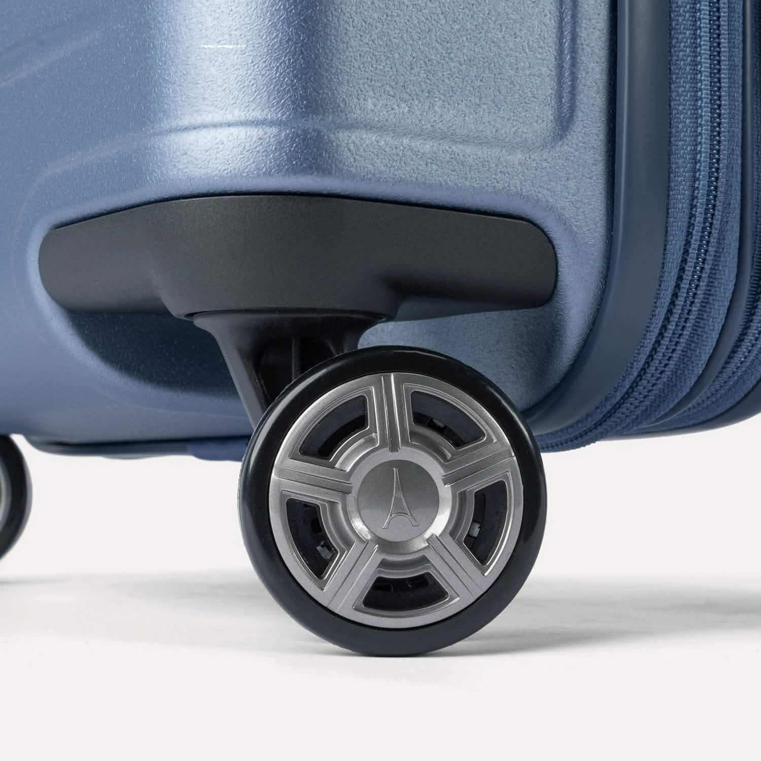 Travelpro Platinum® Elite Slim Carry-On Hardside Spinner 30