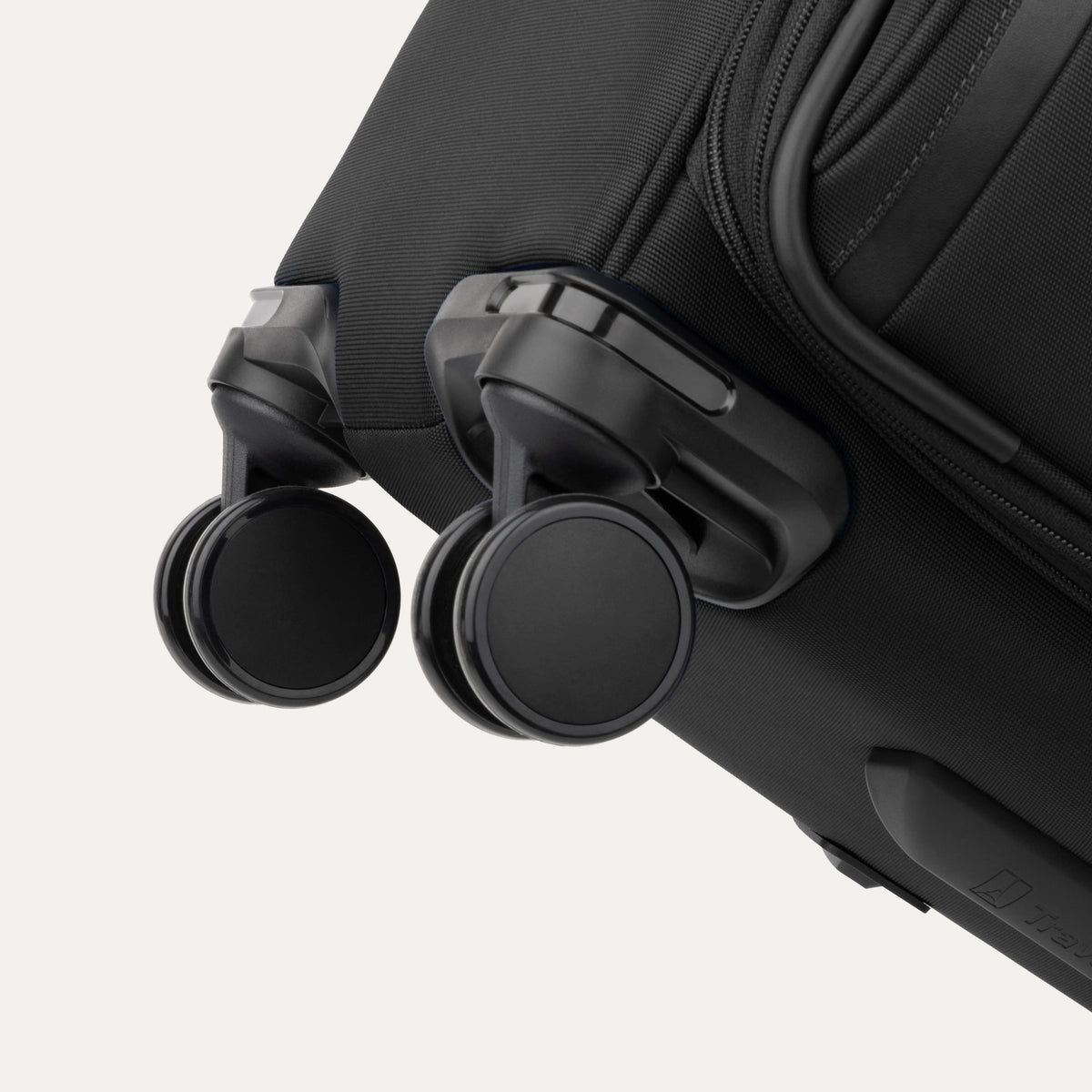 Travelpro VersaPack®+ Medium Check-In Expandable Spinner 19