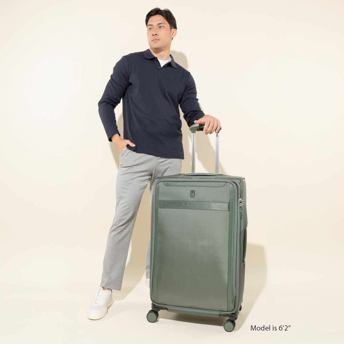 Travelpro VersaPack®+ Large Check-In Expandable Spinner 18
