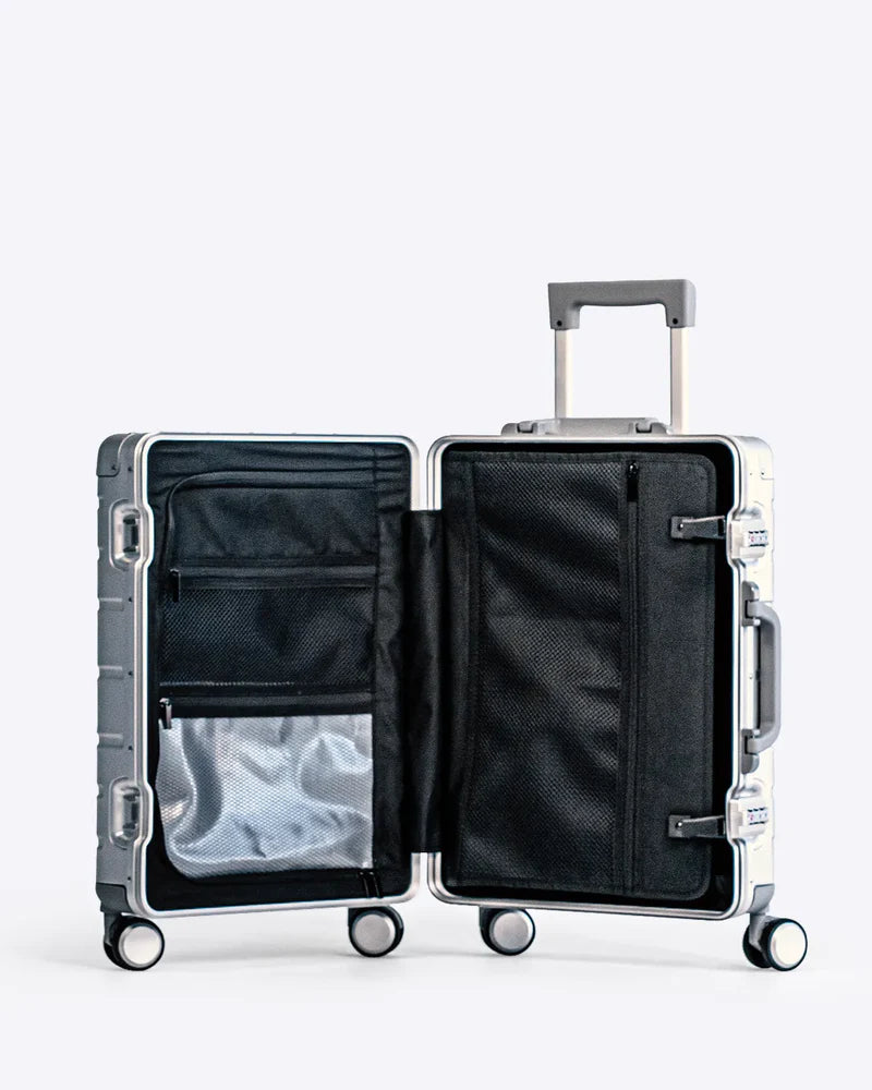 NOBL Carry-on : Aluminum 6