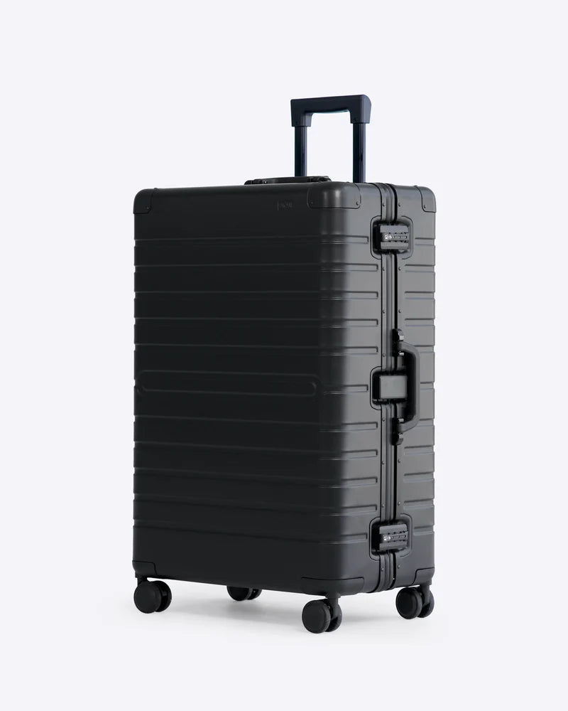 NOBL Check-in : Aluminum 28" 9