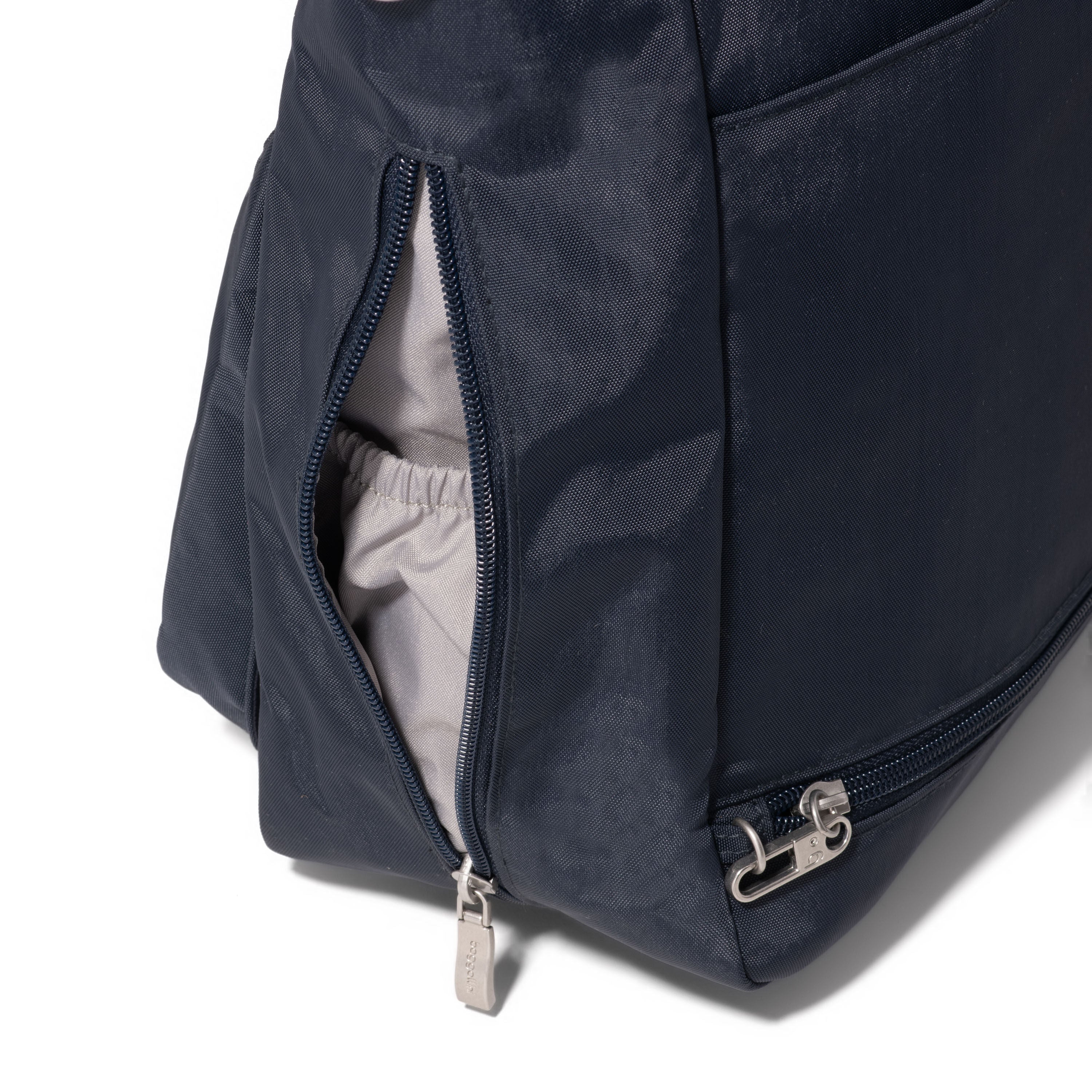 Modern Everywhere Everyday Shopper 9