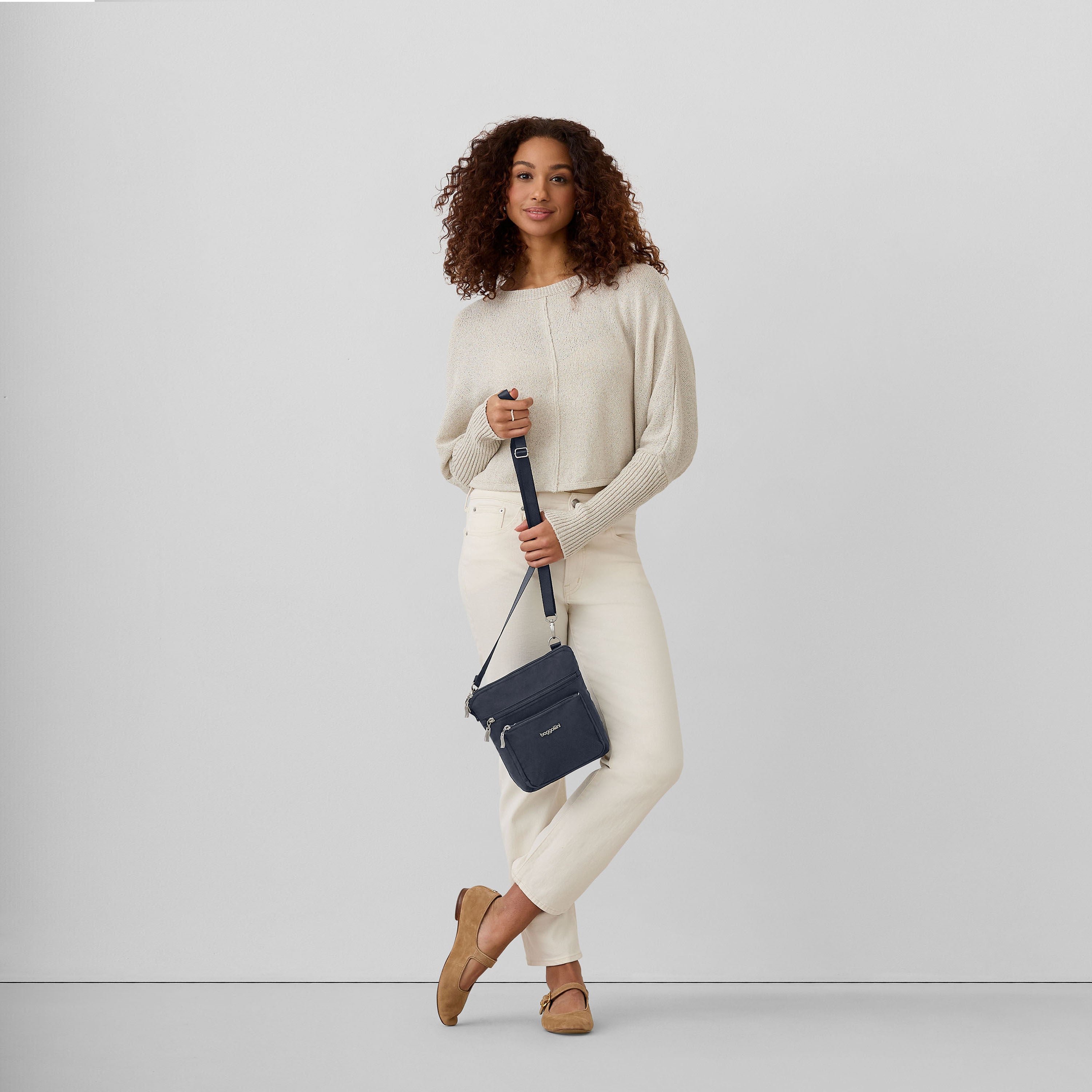 Baggallini Modern Everywhere Pocket Crossbody 24
