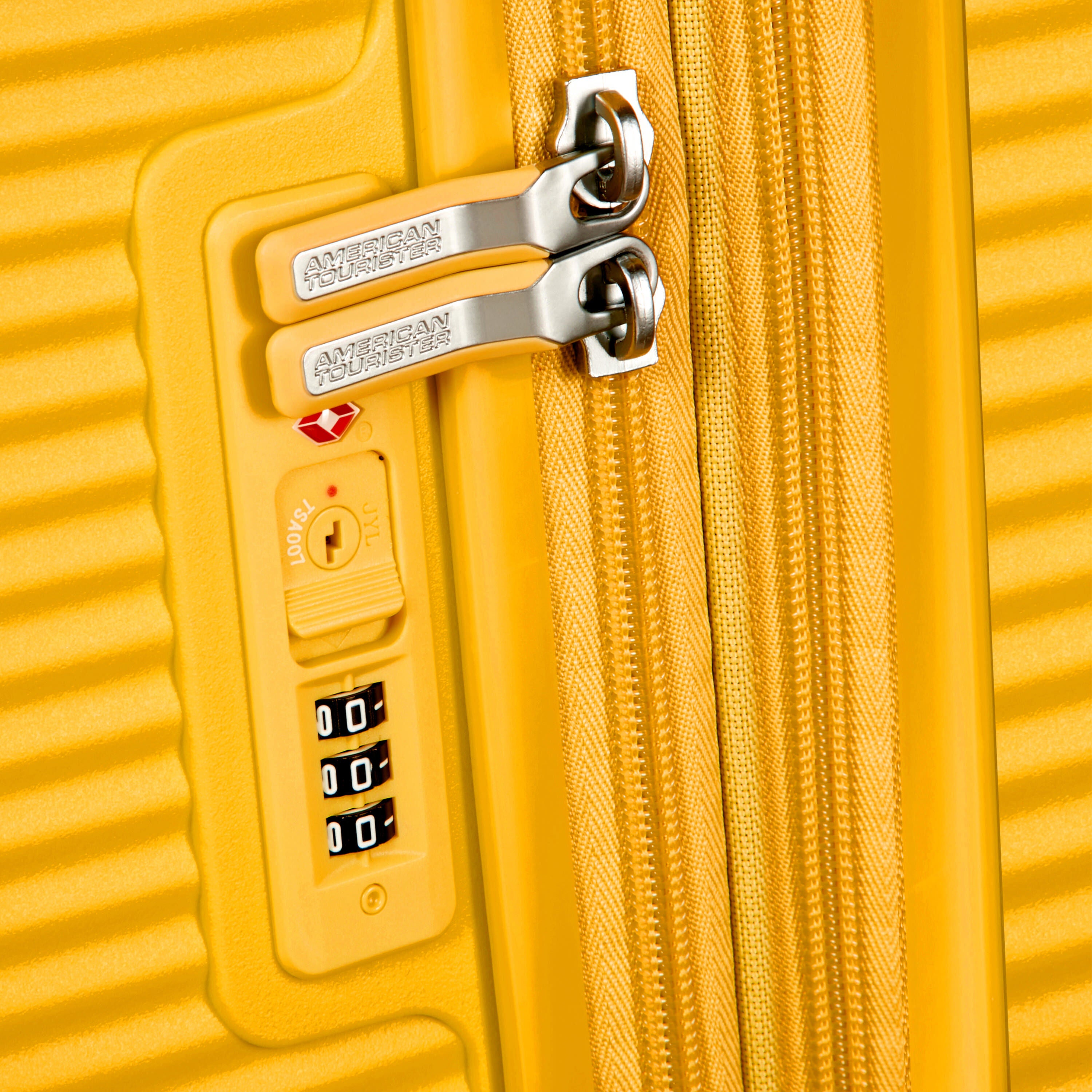 American Tourister Curio Large 6