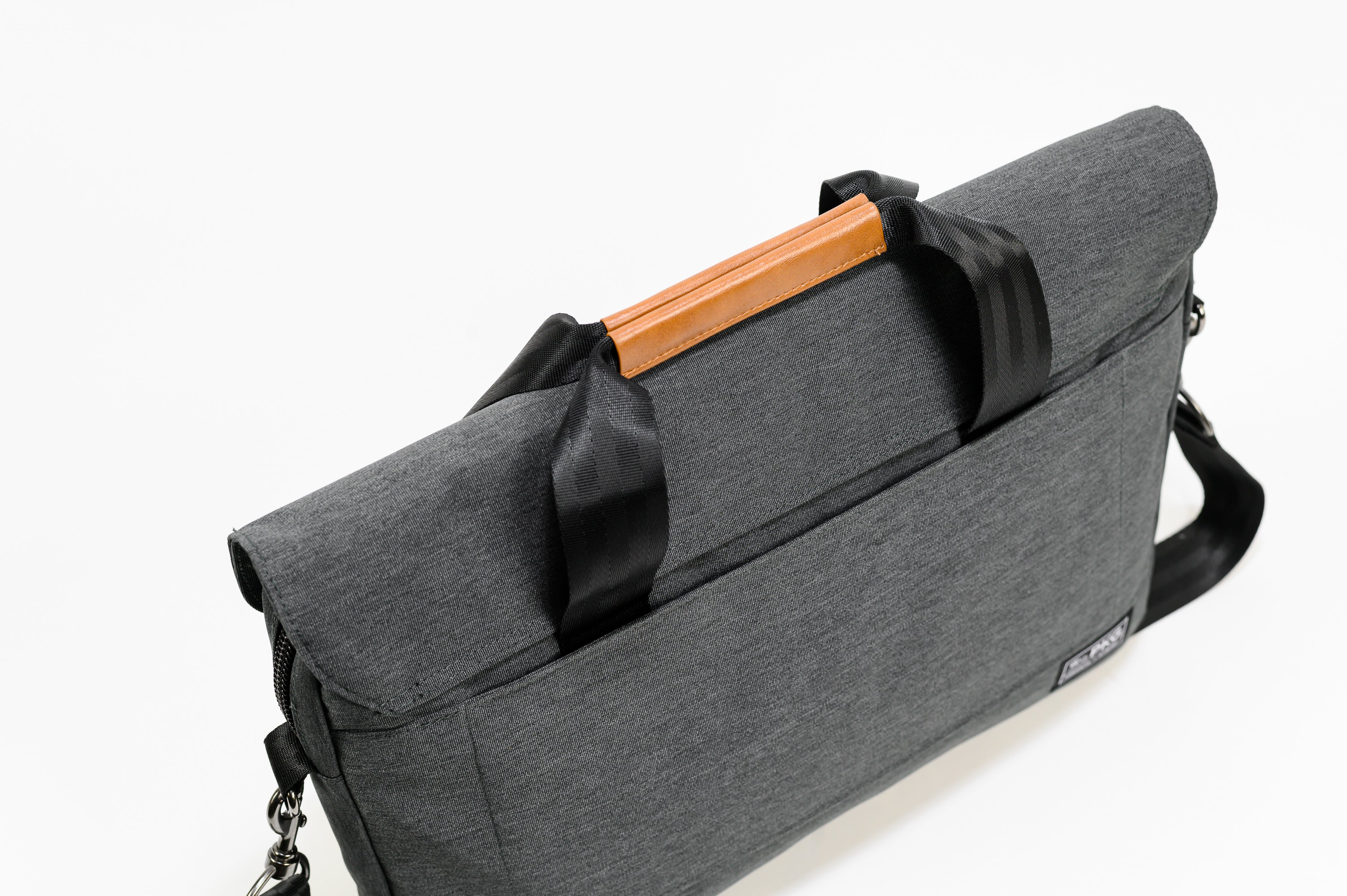 PKG Richmond Messenger Bag 5