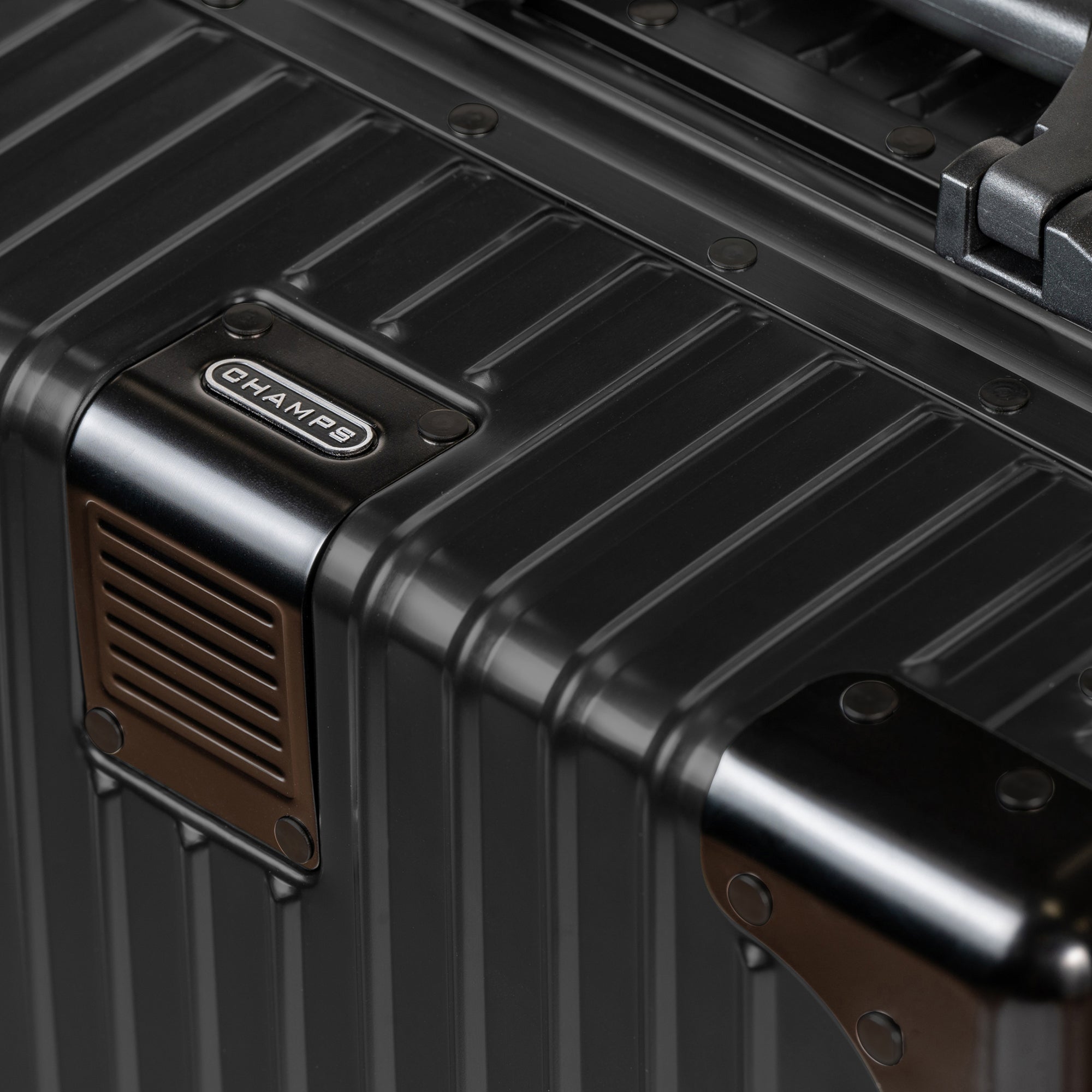 Champs Elite Carry-on 11