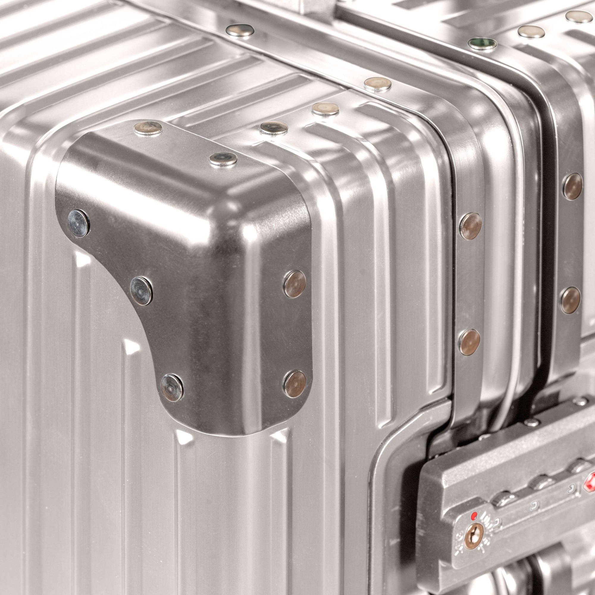 Champs Elite Carry-on 69