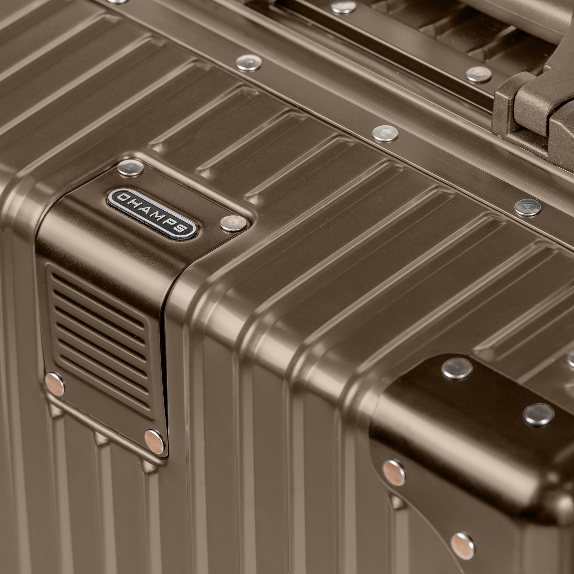 Champs Elite Carry-on 81