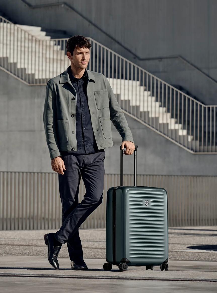 VIctorinox Airox Advanced Medium Case 15
