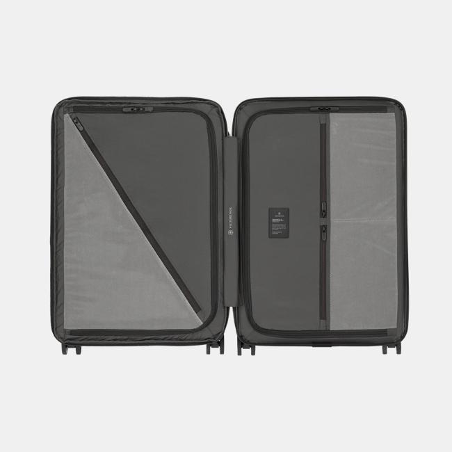 VIctorinox Airox Advanced Medium Case 17