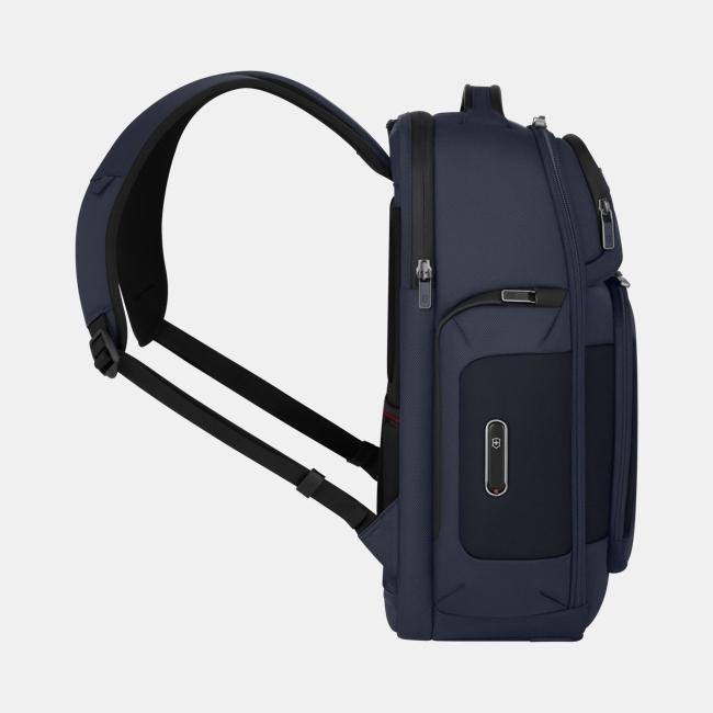 Victorinox Werks Traveler 7.0 Deluxe Backpack 32
