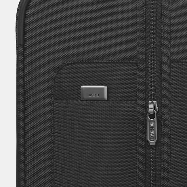 Victorinox Werks Traveler 7.0 Global Carry-On