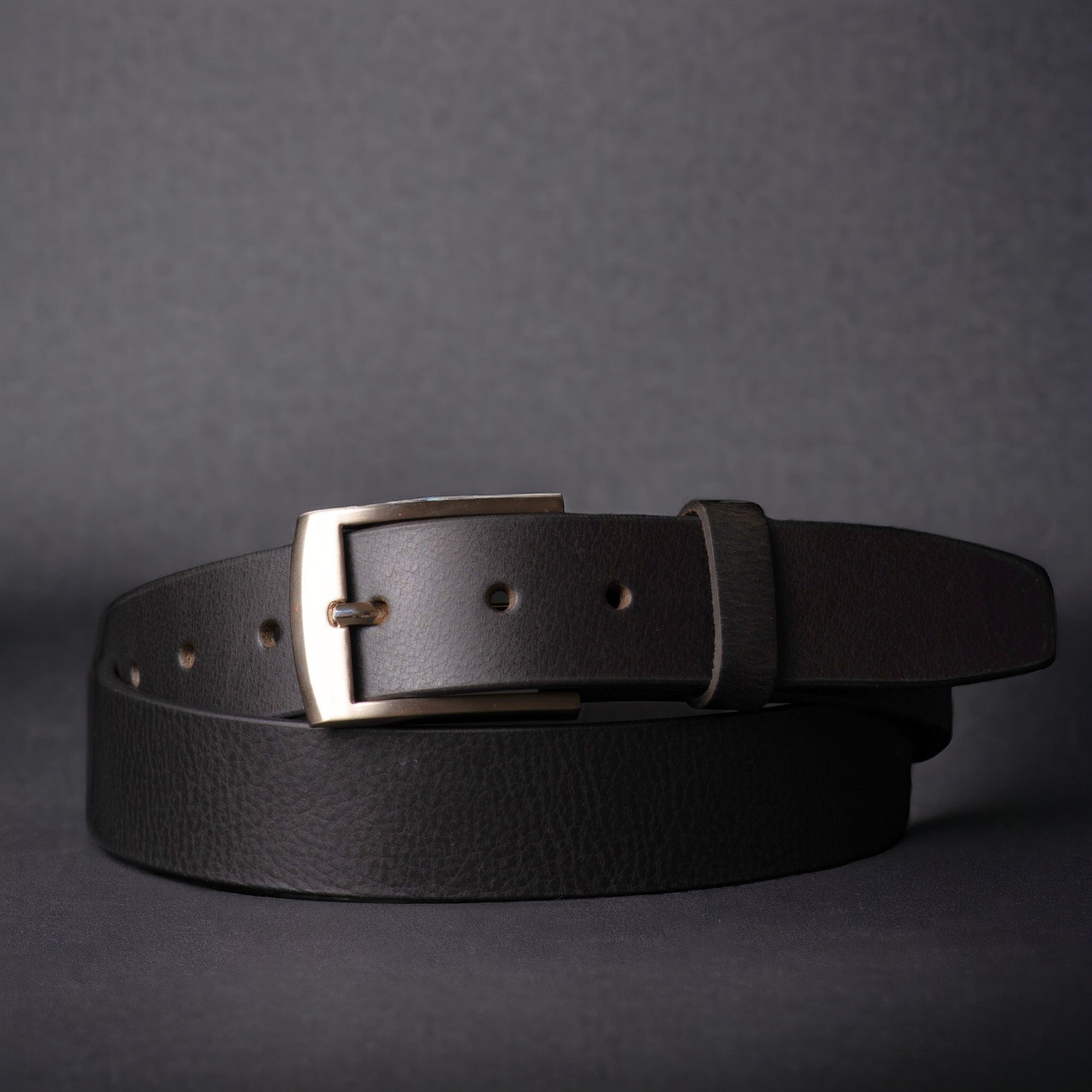 Ceinture Crest - Fine, noire, 100 % cuir pleine fleur 