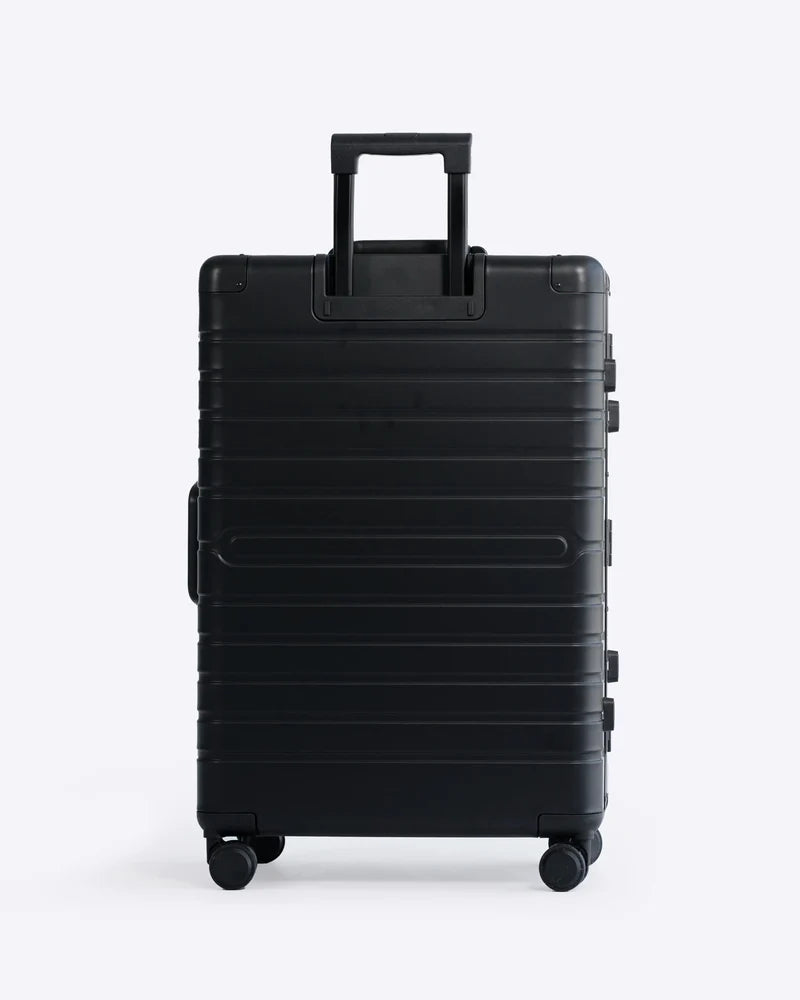 NOBL Check-in : Aluminum 28" 11