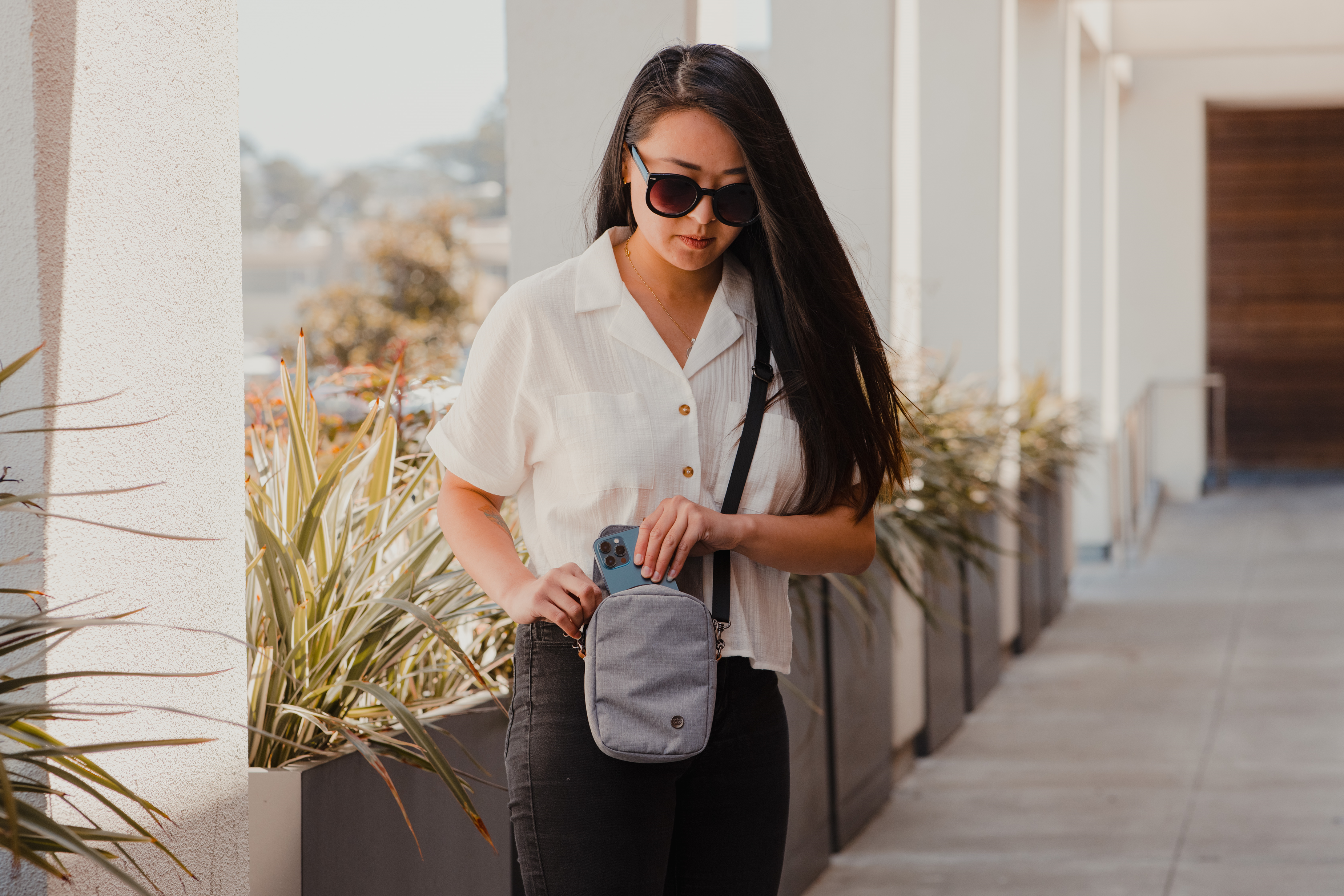 PKG Burrard 1L Cross-body | Shoulder bag 12