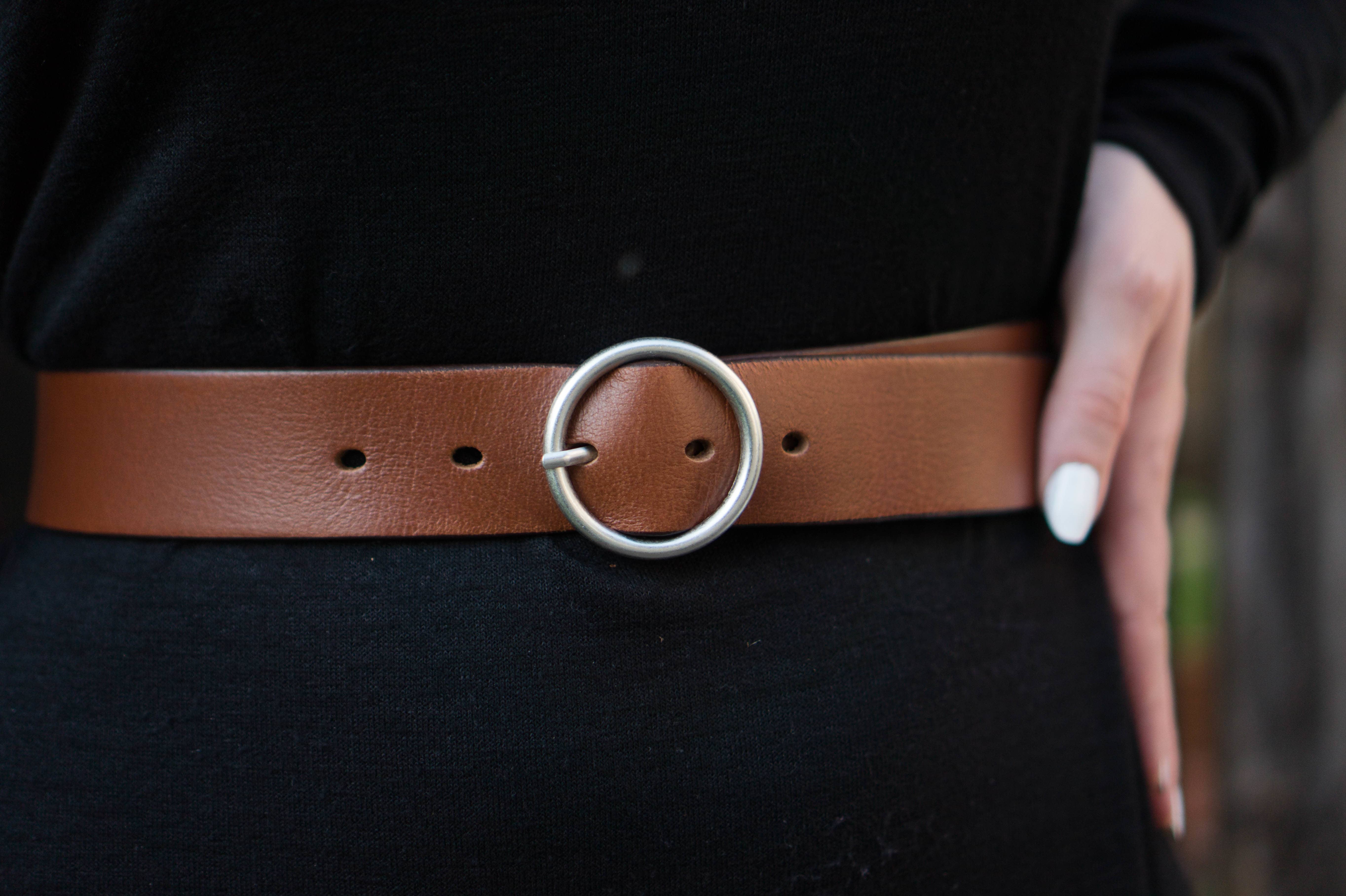 Sempre - Cognac Vachetta Leather Waist Belt with Circular Buckle - Made in Canada 7
