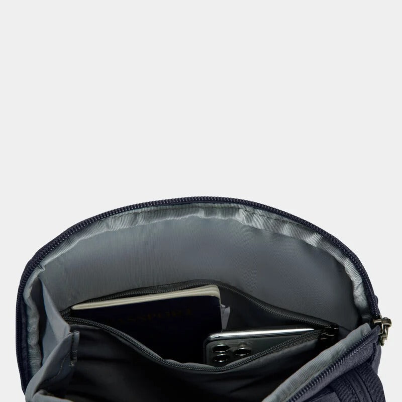 Travelon Anti-Theft Metro Small Crossbody 35