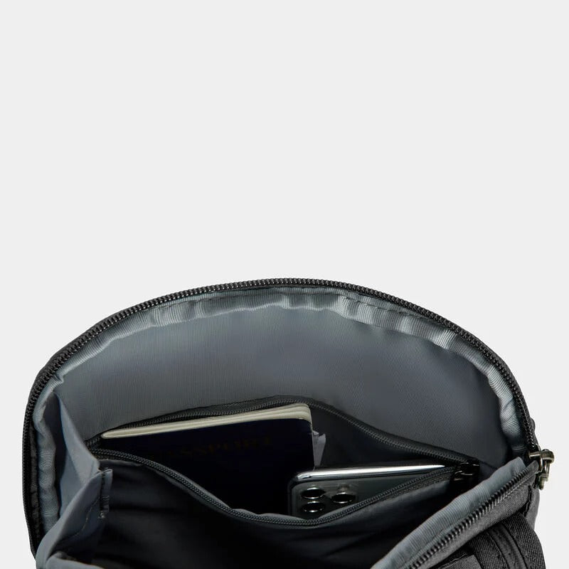 Travelon Anti-Theft Metro Small Crossbody 39