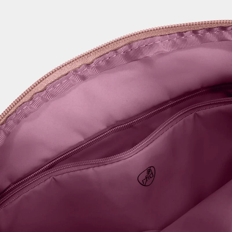 Travelon Roam Anti-Theft East/West Crossbody 50