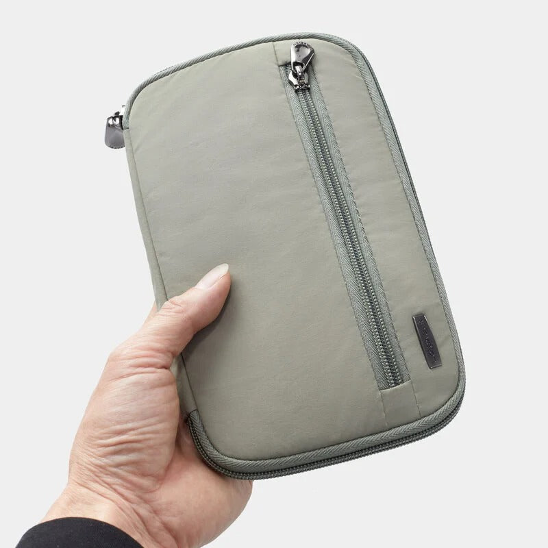 Travelon RFID Blocking Family Passport Wallet 43