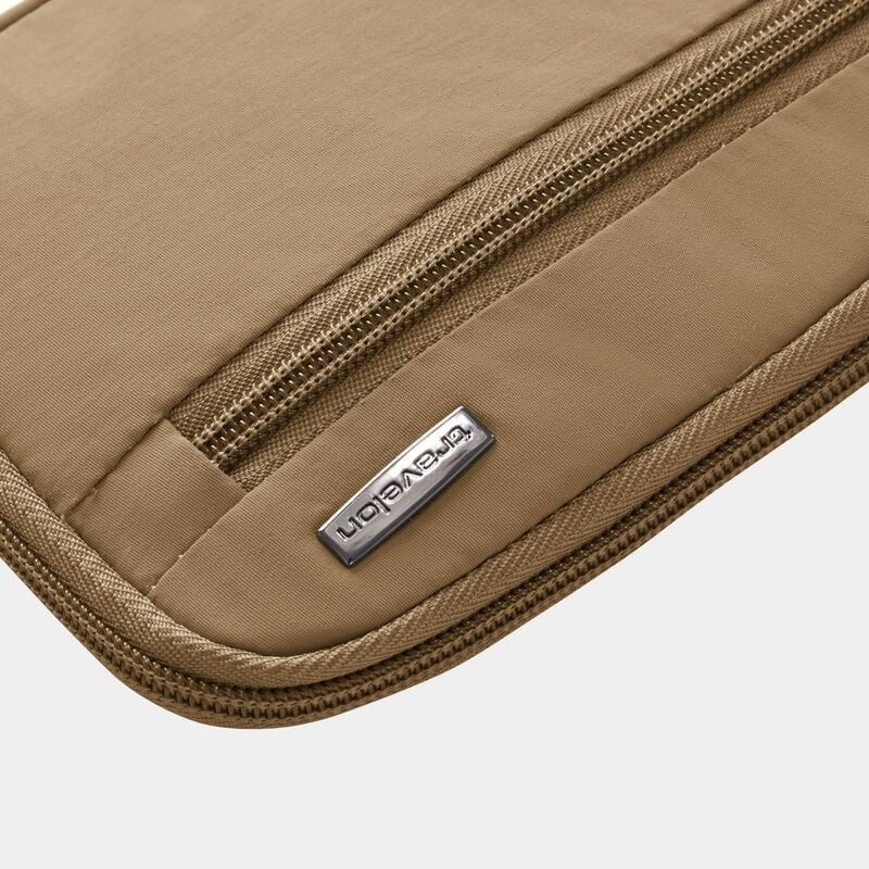 Travelon RFID Blocking Family Passport Wallet 28
