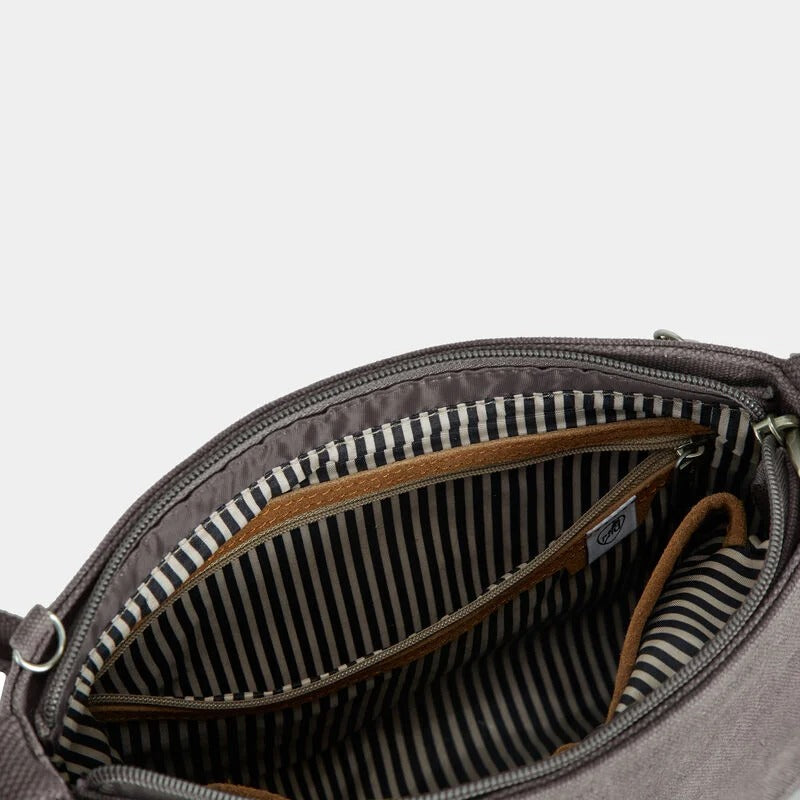 Travelon Anti-Theft Heritage Saddle Crossbody 36