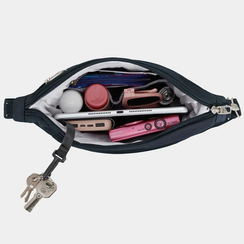 Travelon Anti-Theft Classic Messenger 58