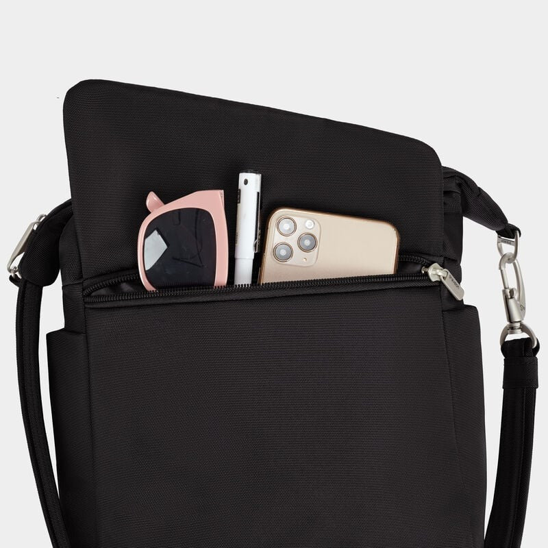 Travelon Anti-Theft Classic Messenger 46