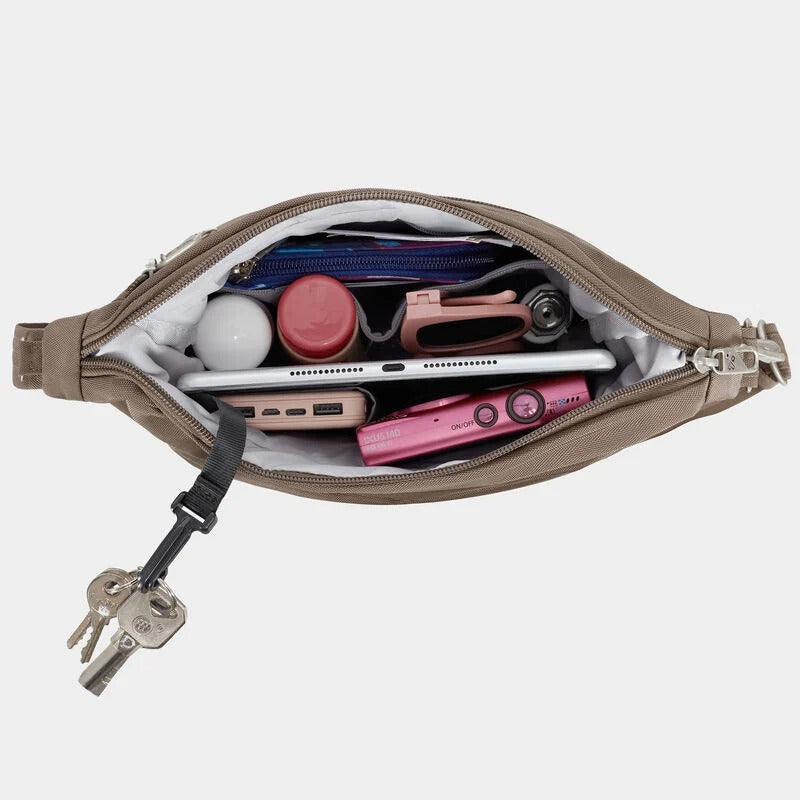 Travelon Anti-Theft Classic Messenger 26