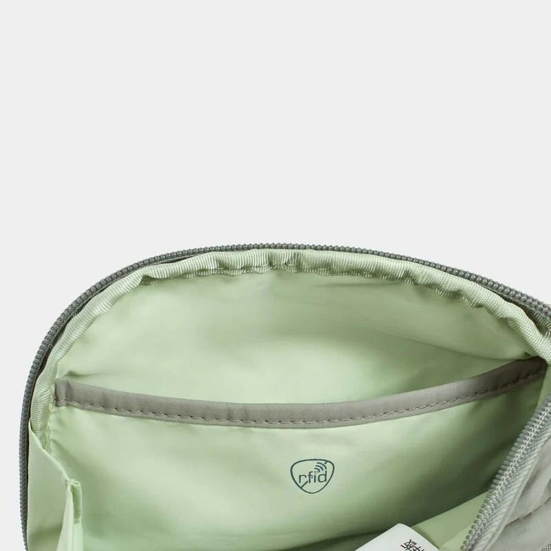 Roam Anti-Theft Compact Sling 30