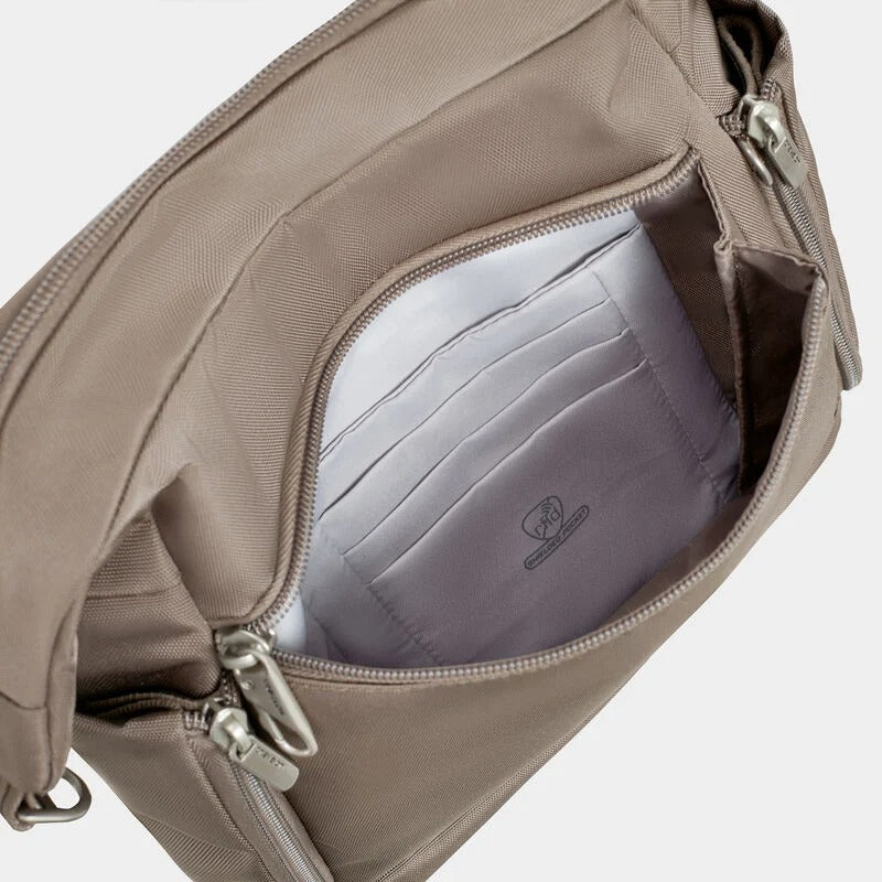 Travelon Anti-Theft Classic Messenger 27