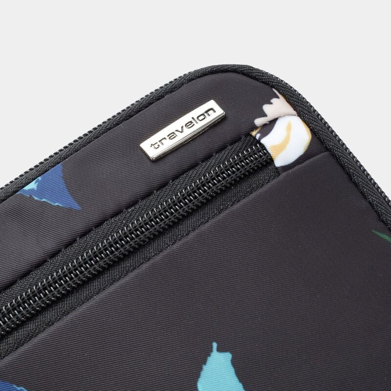 Travelon RFID Blocking Family Passport Wallet 9