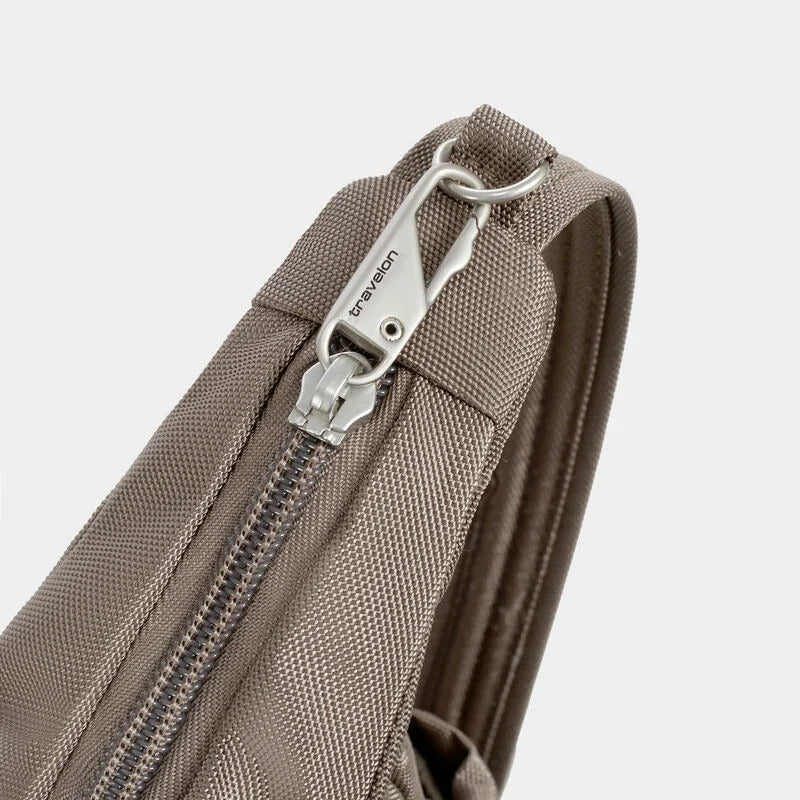 Travelon Anti-Theft Classic Messenger 31