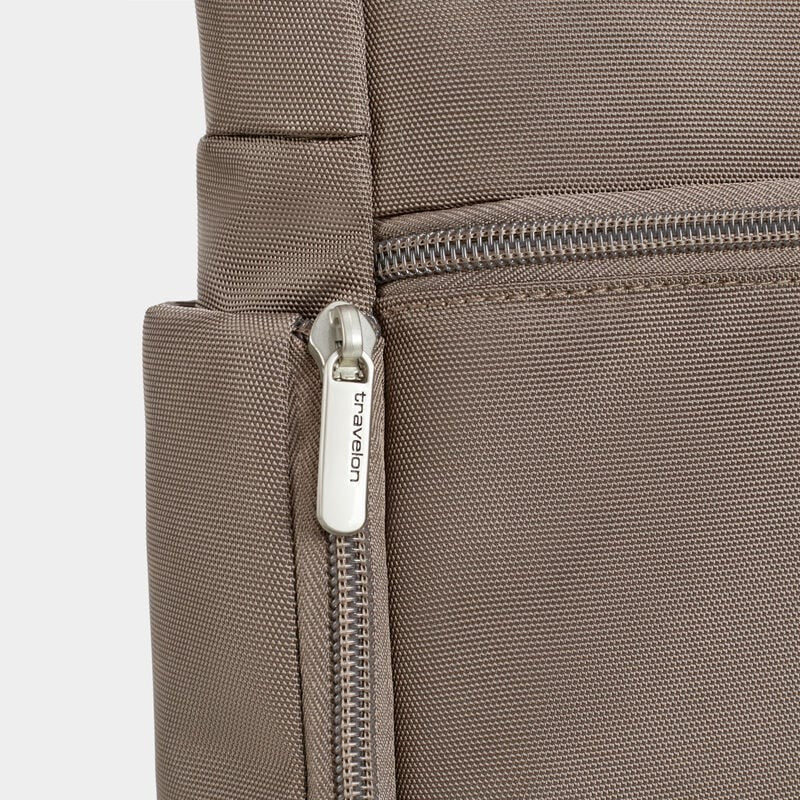 Travelon Anti-Theft Classic Messenger 22