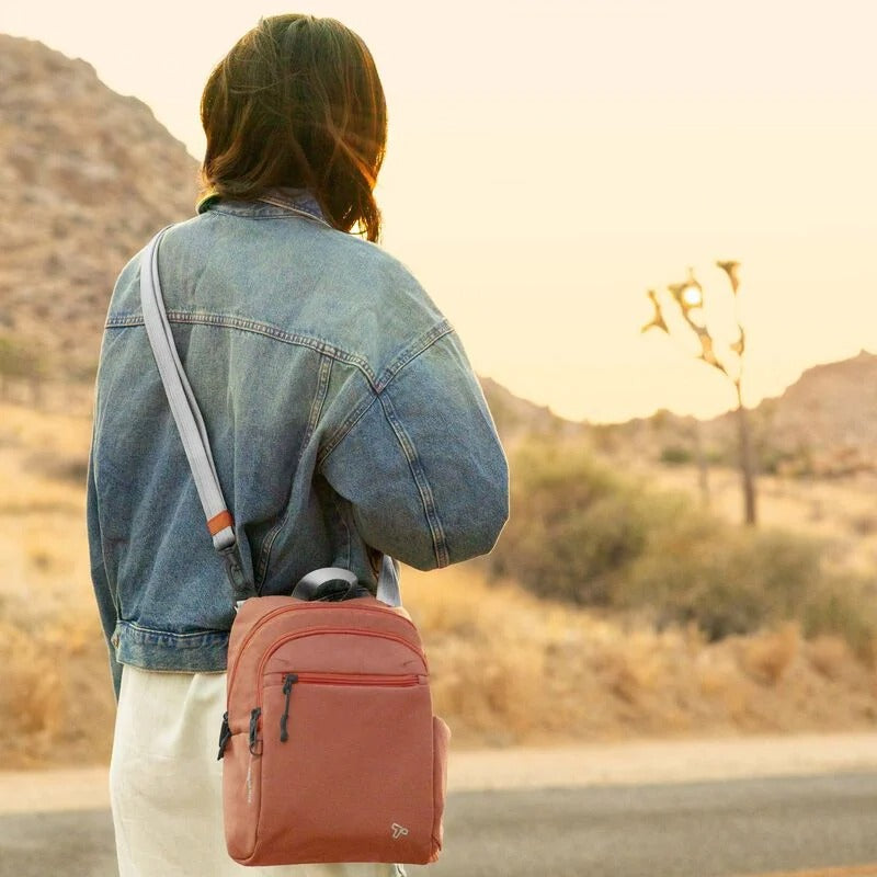 Travelon Voyages Anti-Theft Tour Bag 3