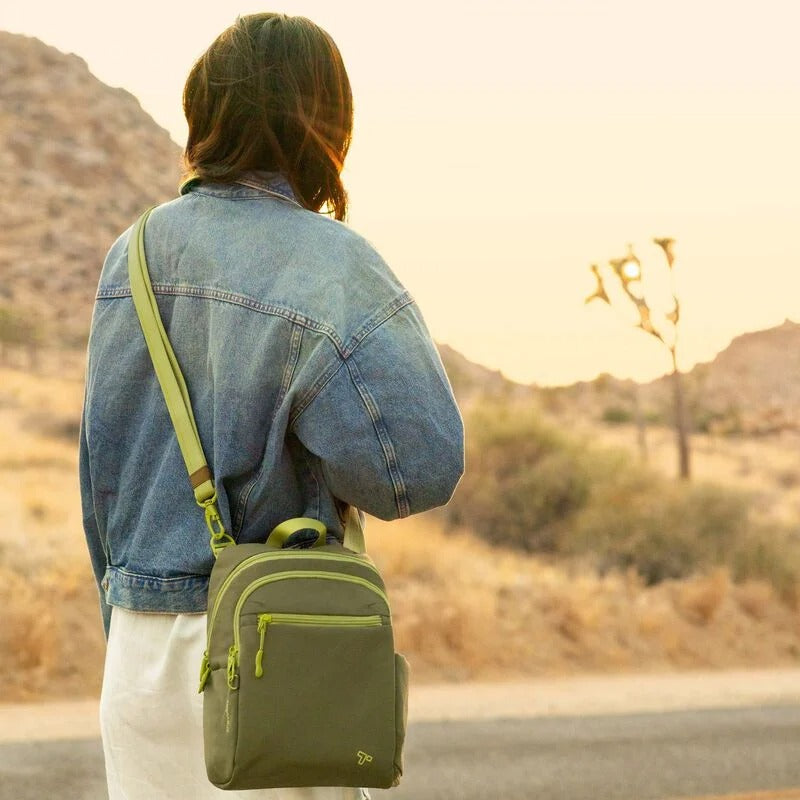 Travelon Voyages Anti-Theft Tour Bag 5