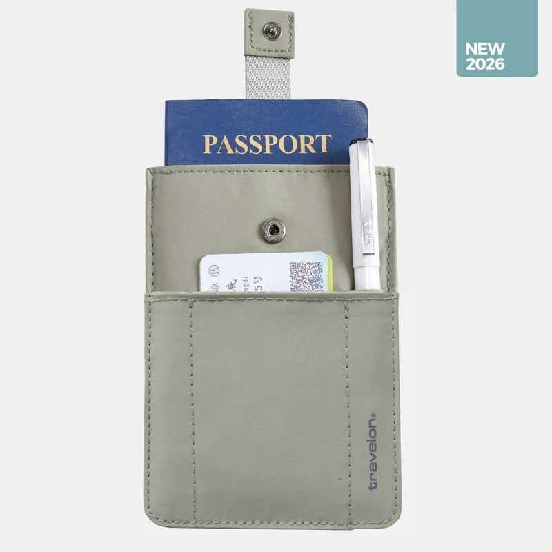 Travelon RFID Blocking Pull-Up Passport Holder 3