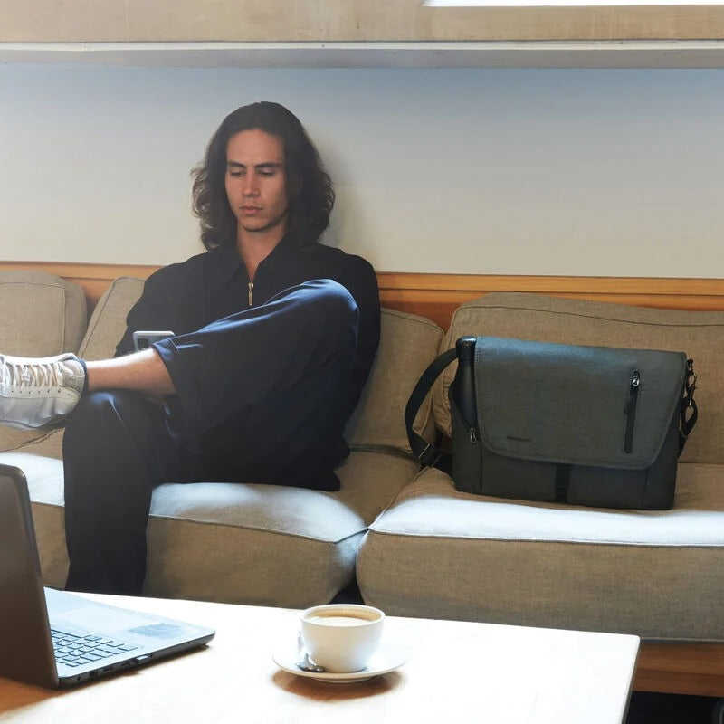 Travelon Anti-Theft Urban® Messenger 8