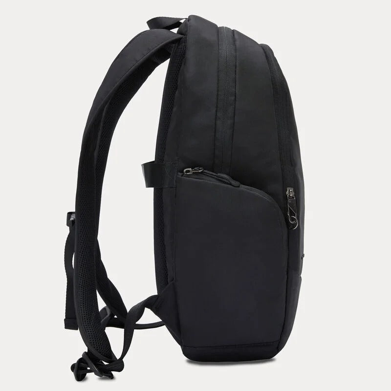 Travelon Anti-Theft Urban® Backpack 18